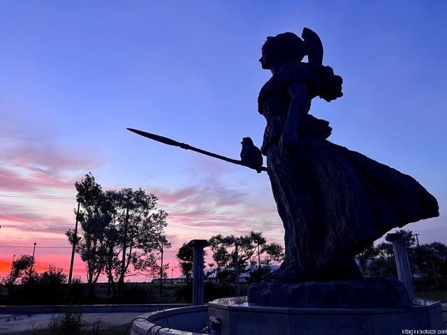 岩内港新港東埠頭アテナ像